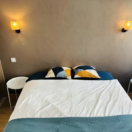 Bel Spacieux Avec Joli Balcon Arbore, Calme, Bien Situe, Centre Nice
