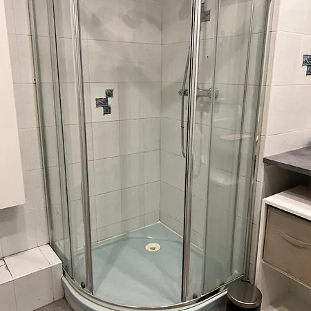 Appartement Bel Spacieux Avec Joli Balcon Arbore, Calme, Bien Situe, Centre