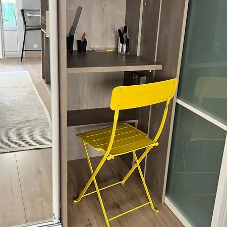 Bel Spacieux Avec Joli Balcon Arbore, Calme, Bien Situe, Centre Lejlighed